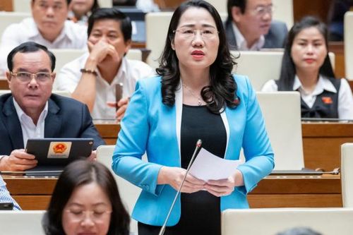 Mưa bão đã qua đi nhưng nghĩa đồng bào và tình người vẫn còn ở lại, tạo nên sức mạnh của dân tộc