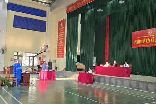 Hơn 400 học sinh tham dự phiên tòa xét xử lưu động tại Lào Cai