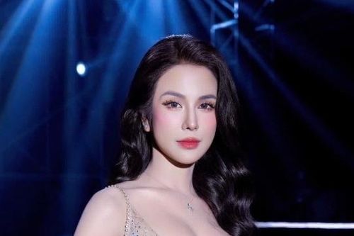 Lã Thanh Huyền sang chảnh dạo phố, Diệp Lâm Anh gợi cảm
