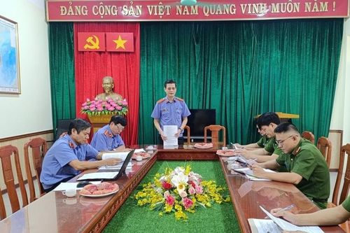 Trực tiếp kiểm sát việc giải quyết khiếu nại, tố cáo trong hoạt động tư pháp