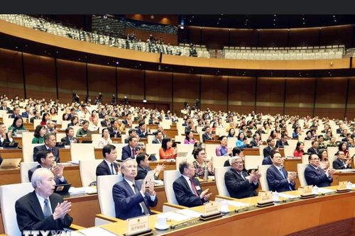 Tuần làm việc thứ 3: Quốc hội họp về phát triển kinh tế và công tác lập pháp