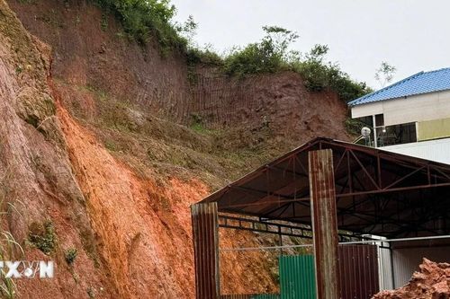 Lâm Đồng: Di dời 5 hộ dân với trên 20 nhân khẩu khỏi khu vực nguy cơ sạt lở