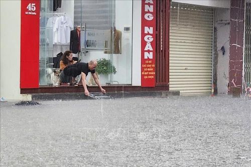 Mưa lớn gây ngập cục bộ ở thành phố Đông Hà