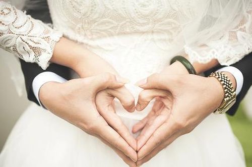 Xuề xòa làm già hôn nhân