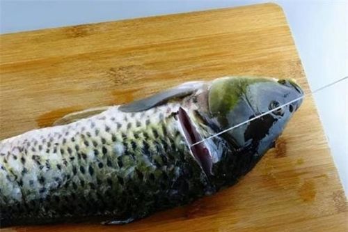 Bí quyết giúp bạn đánh bay mùi tanh của cá nhanh chóng và hiệu quả, chị em bỏ túi ngay