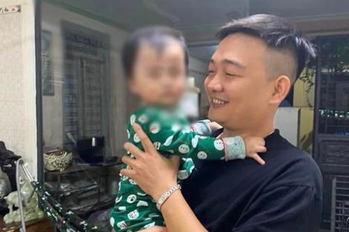 Bé gái 1 tuổi bị bỏ rơi trong đêm lạnh đã được bố mẹ ruột từ TP.HCM đến đón về