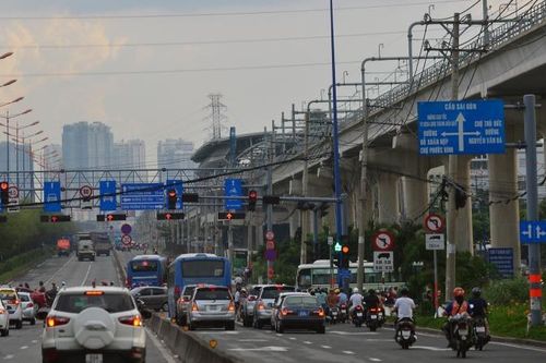 Kinh tế TP. HCM 10 tháng với điểm nghẽn đầu tư công