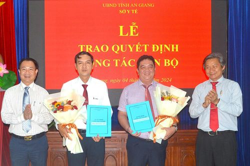 Sở Y tế trao quyết định cán bộ lãnh đạo quản lý