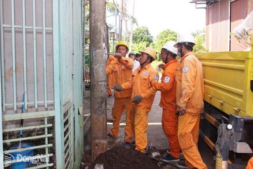 Ai có trách nhiệm di dời công trình điện khi mở đường?