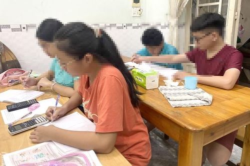 Học sinh vất vả học thêm