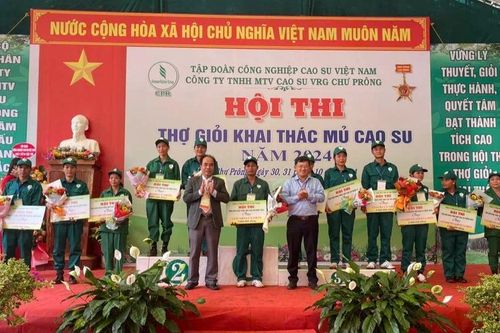 Sôi nổi phong trào 'Luyện tay nghề-Thi thợ giỏi'