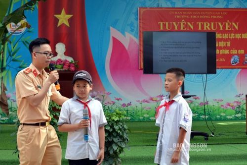 Cao Lộc: Nỗi lo mất an toàn tại các cổng trường gần đường giao thông