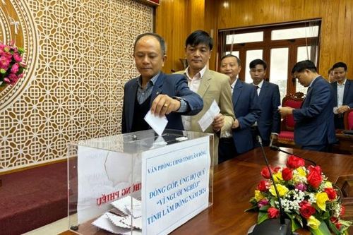 Văn phòng UBND tỉnh phát động ủng hộ Quỹ Vì người nghèo