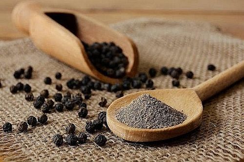 Ngày 4/11: Giá tiêu giao dịch quanh mốc 141.000 đồng/kg, cà phê giảm tuần thứ 5 liên tiếp