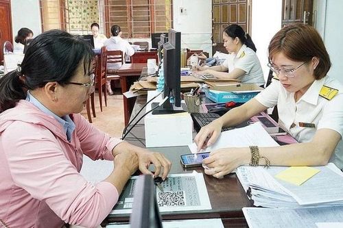 Bổ sung đối tượng bị tạm hoãn xuất cảnh nếu nợ thuế