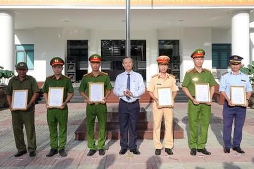 Bình Thuận: Khen thưởng nhiều tập thể, cá nhân xuất sắc trong đấu tranh tội phạm