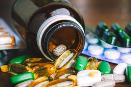 6 cặp vitamin và khoáng chất phổ biến dùng chung sẽ gây hại