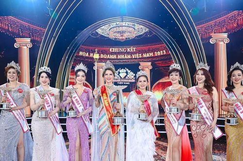 Phải chăng hoa hậu 'được mùa, mất giá'?