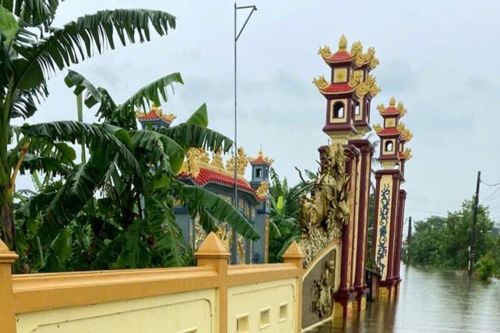 Quảng Trị: Nước thượng nguồn về mạnh, hơn 2.000 học sinh nghỉ học