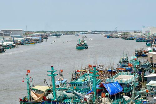Xuôi mái chèo sông Ông Đốc về mảnh đất anh hùng