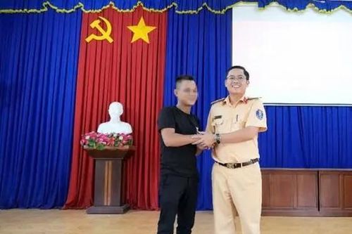 Một công dân tại Bình Phước xin lỗi công khai CSGT TP Đồng Xoài
