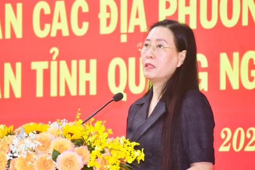 Bí thư Tỉnh ủy Quảng Ngãi đối thoại với ngư dân