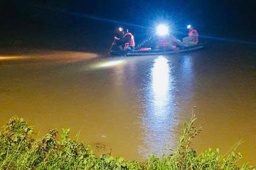 Quảng Nam: một người đàn ông bị nước lũ cuốn mất tích