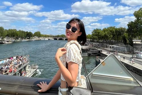 Chủ công bóng chuyền đặc biệt nhất Việt Nam yêu 'nam thần' vô địch SEA Games, nhận thưởng trị giá gần 1 tỷ