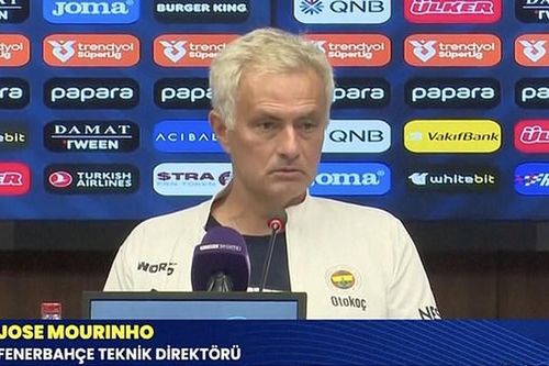 Mourinho gọi giải đấu của Thổ Nhĩ Kỳ 'có mùi khó chịu', dọa trọng tài sẽ tung video lên mạng xã hội