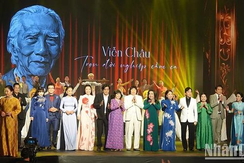 Đêm tôn vinh 'ông vua vọng cổ' Viễn Châu