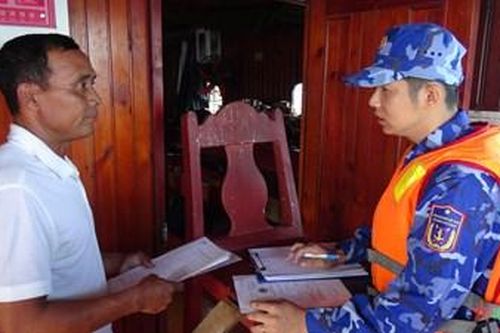Bộ tư lệnh Vùng Cảnh sát biển 4 bắt giữ tàu vận chuyển trái phép 700 nghìn lít dầu DO trên biển