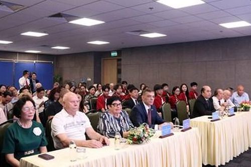 TP Hồ Chí Minh họp mặt kỷ niệm 107 năm Cách mạng Tháng Mười Nga