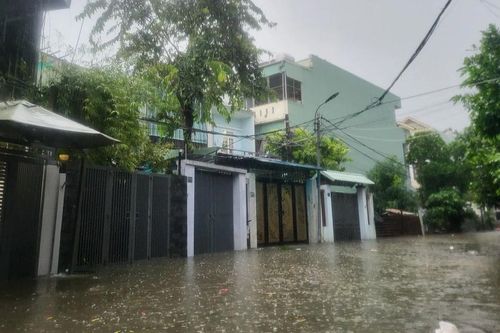 Nhiều kiệt, hẻm trung tâm TP Đà Nẵng mênh mông trong nước
