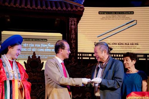 Huế tiếp nhận nhiều cổ vật quý hiếm của vua Hàm Nghi