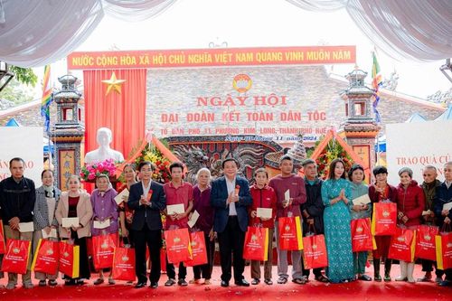 Ấm áp Ngày hội Đại đoàn kết ở đình làng Kim Long