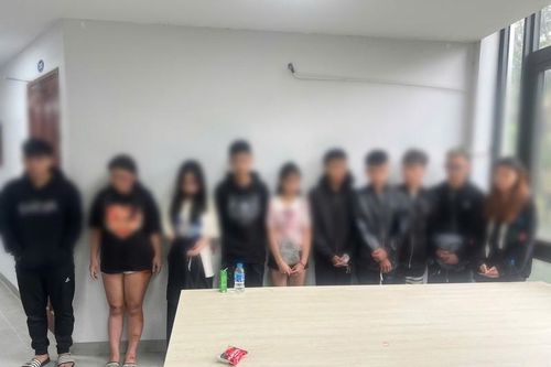 Khởi tố vụ nhóm 'quái xế' tông tử vong cô gái chờ đèn đỏ