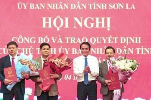 Công bố quyết định của Chủ tịch UBND tỉnh Sơn La về công tác cán bộ