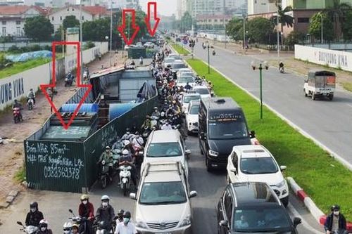 'Lô cốt' dự án nước thải Yên Xá thi công ì ạch gây ùn tắc giao thông
