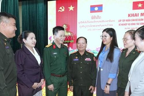 Giúp cán bộ Công đoàn Quân đội Lào nâng cao kỹ năng, nghiệp vụ