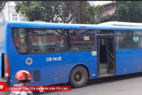 Xe buýt cán người điều khiển xe máy tử vong