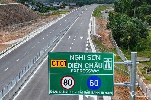 Tập đoàn Sơn Hải: Việc cắm biển 'Đoạn đường Sơn Hải bảo hành 10 năm' là đúng quy định