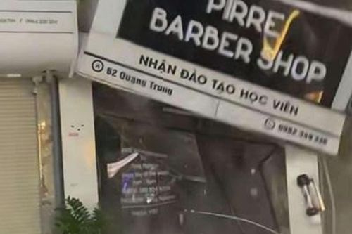 Đào móng làm sập nhà hàng xóm, 4 người thoát nạn