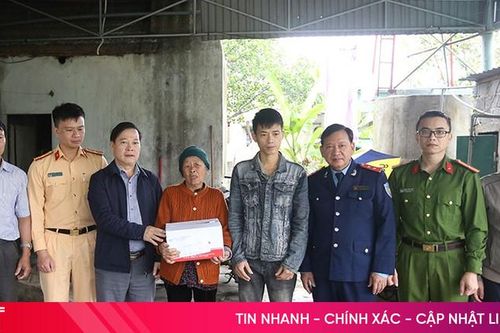Thăm hỏi các gia đình nạn nhân tai nạn giao thông