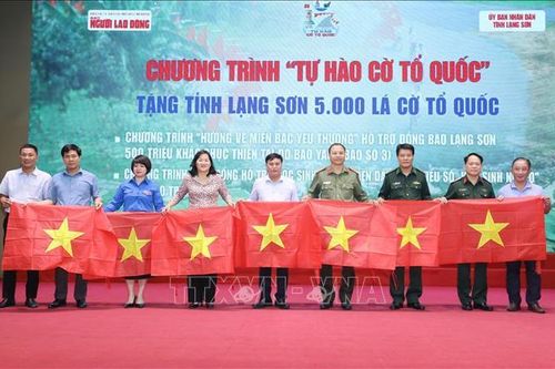 Chương trình 'Tự hào cờ Tổ quốc' tại Lạng Sơn