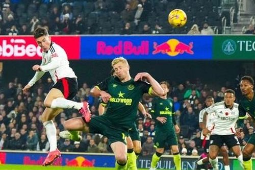 Fulham có màn lội ngược dòng không tưởng ở Ngoại hạng Anh