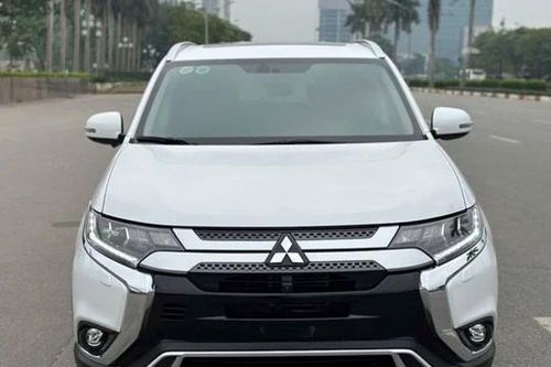 Sau 4 năm lăn bánh, Mitsubishi Outlander 2020 lên sàn xe cũ với giá ngỡ ngàng