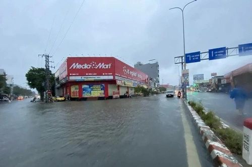 Mưa lớn bất thường, Đà Nẵng cảnh báo ngập lụt 49 khu vực