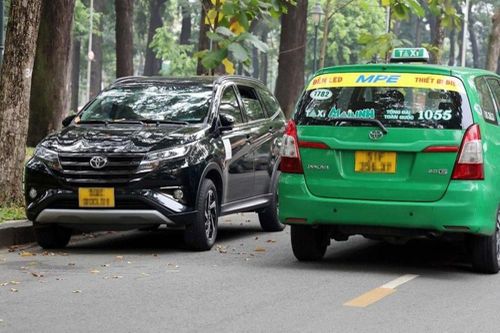 Phí bảo hiểm xe con kinh doanh vận tải được tính thế nào?