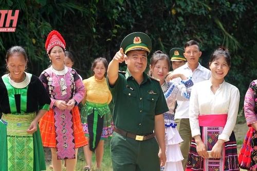 Nụ cười trở lại trên bản người Mông Tà Cóm