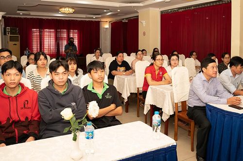 Tập huấn kỹ năng trang trí và phục vụ buồng trong các cơ sở du lịch